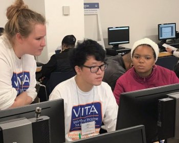 Governador Lamont Incentiva Participação Estadual no Programa Vita para Combater a Insegurança Financeira Durante a Pandemia do Covid-19