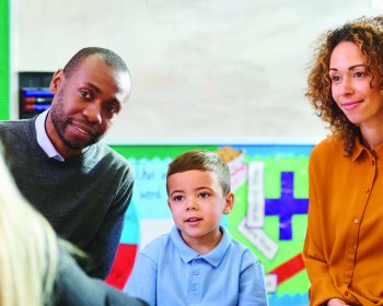 Escuelas Públicas de Danbury Anuncian su Programa Family University para Familias