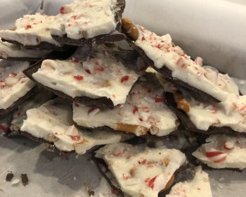 Barras de Chocolate con Pretzels y Caramelos de Menta Sin Gluten