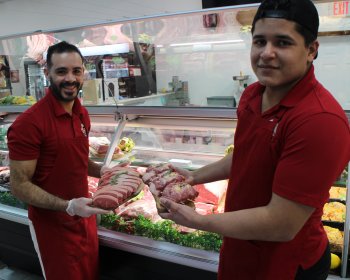 Mercado Local de Carnes Ofrece Cortes Nobles Brasileños y Carnes Listas para Cocinar