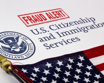 Todos Podemos Ayudar a Prevenir el Fraude de Inmigración