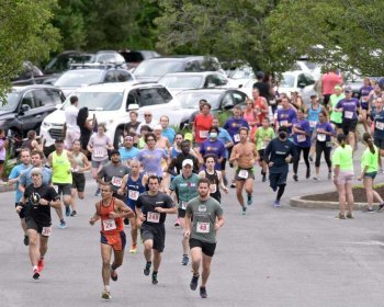 La Carrera Amber Room de 5k Rompe Barreras: Al Igual que Ann's Place, Cuya Atención Gratuita Contra el Cáncer Apoya a Quienes Más la Necesitan