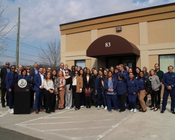 La Comunidad se Reúne para Dar la Bienvenida al Nuevo Centro de Medicina Pediátrica con una Ceremonia de Inauguración
