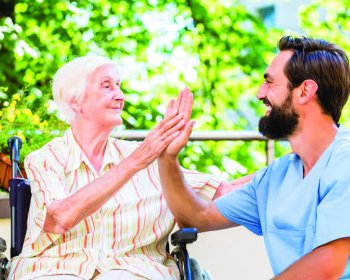 Aumentos Salariales para Trabajadores de Atención Directa en Residencias de Ancianos y Hogares Comunes