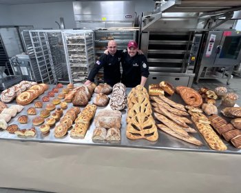 Deolinda’s Artisans: Donde las Pasiones se Convierten en Pasteles y Panes Artesanales