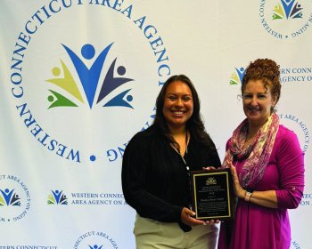 Siga Moviéndose Todo el Verano en Elmwood Hall